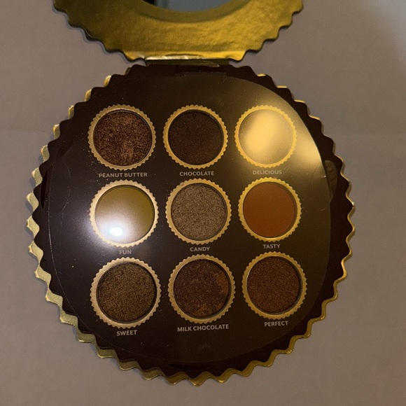 All 3 - Cereal Themed Eyeshadow Palette🔥🔥🔥 - Picture 3 of 7